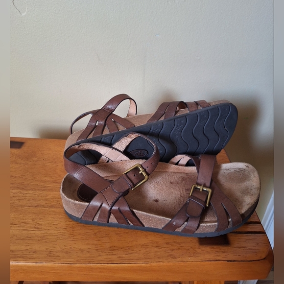 Sofft Shoes - SOFFT Brown Strappy Sandals with Buckle Size 8